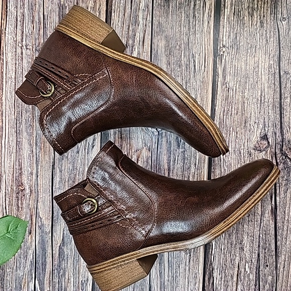 BARETRAPS MEDLEY DARK BROWN LEATHER ANKLE ZIP BOOTIES - Picture 8 of 14